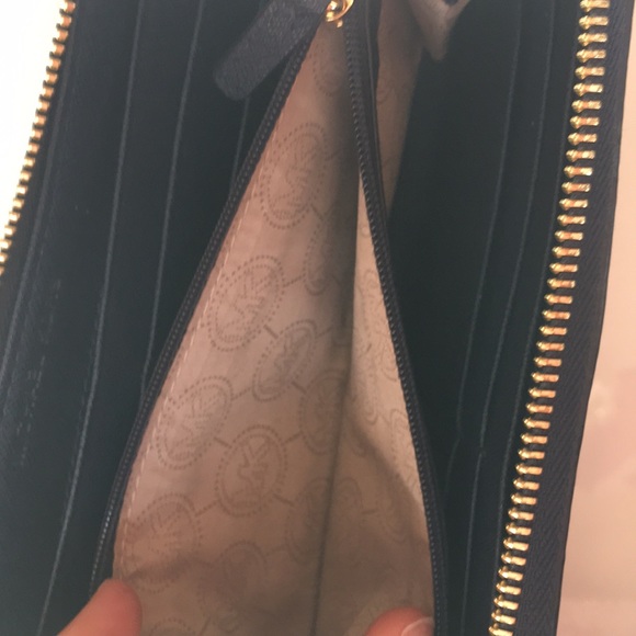 Michael Kor’s Nautical Striped Wallet - Picture 3 of 5